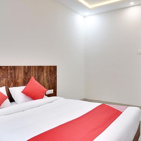 Oyo 40146 Hotel Continental Bhopal Eksteriør bilde