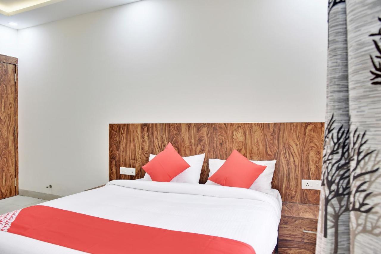 Oyo 40146 Hotel Continental Bhopal Eksteriør bilde