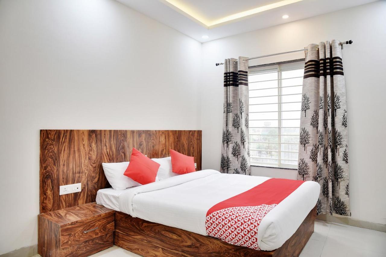 Oyo 40146 Hotel Continental Bhopal Eksteriør bilde