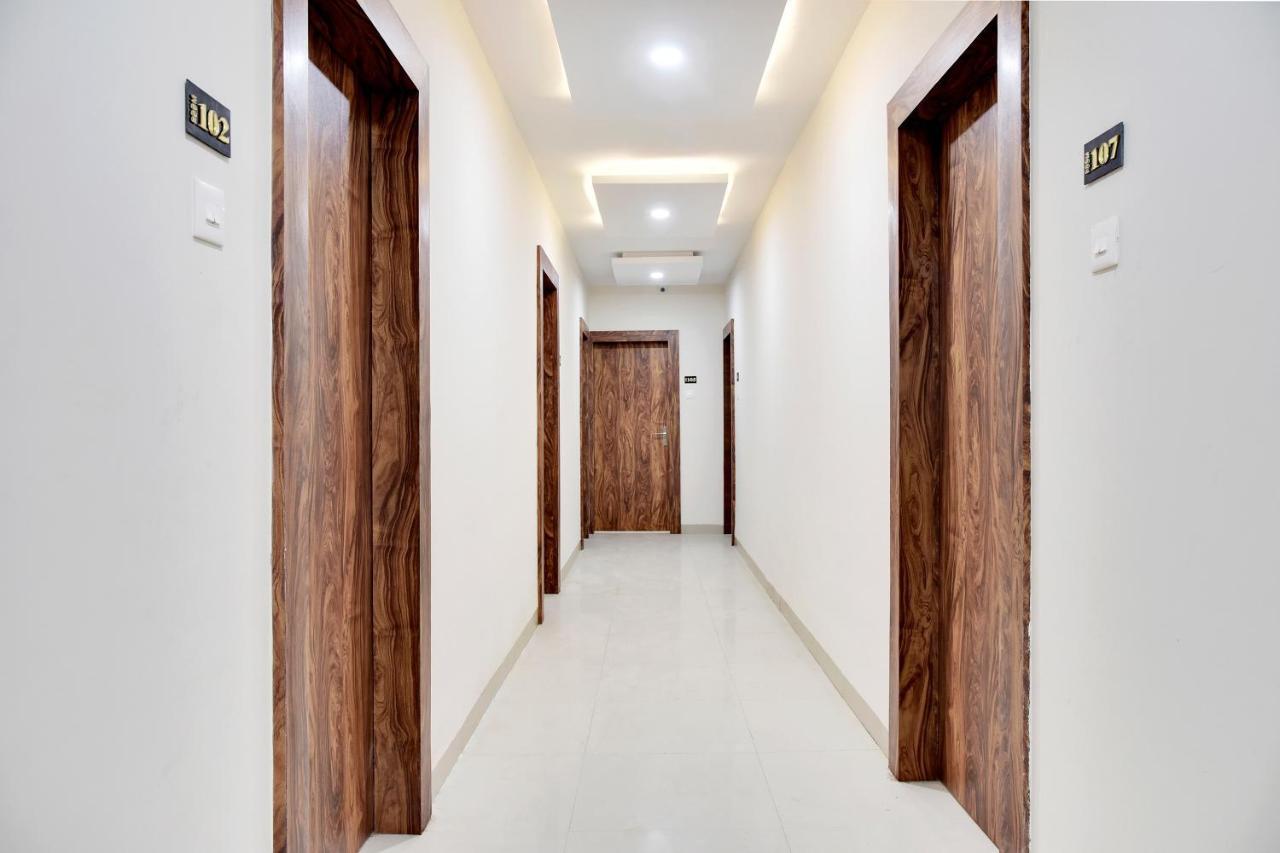 Oyo 40146 Hotel Continental Bhopal Eksteriør bilde
